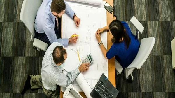 Mastering Risk Management and Compliance in a Complex Business Landscape